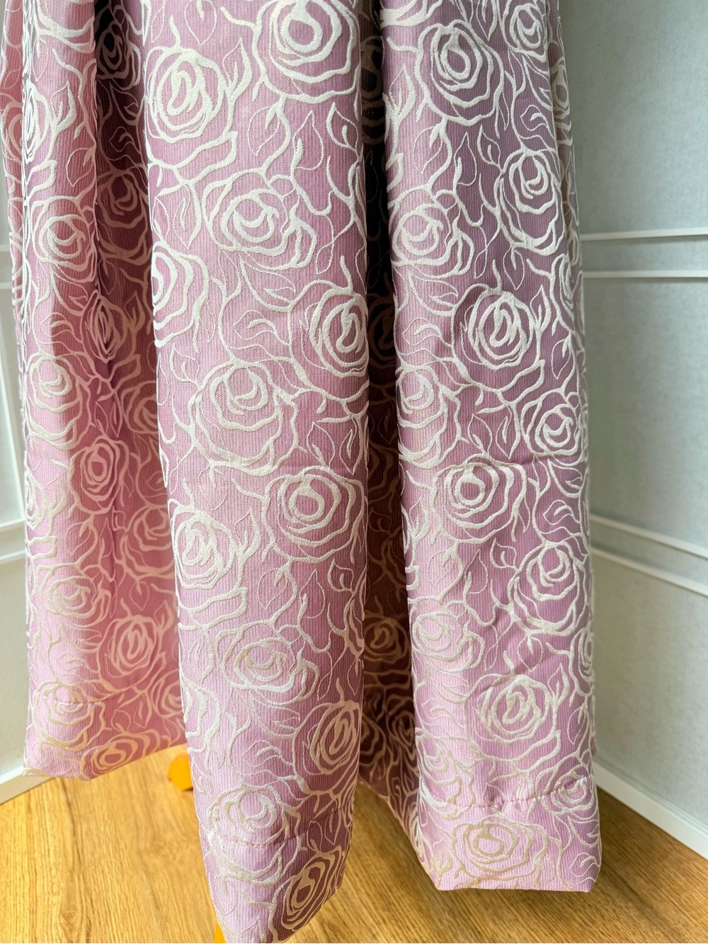 Elegant Pink Floral Midi Skirt - Picture 3 of 4